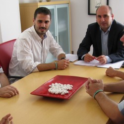 «Los hijos de Rajoy y Bárcenas no necesitan becas, tienen sobresueldos»