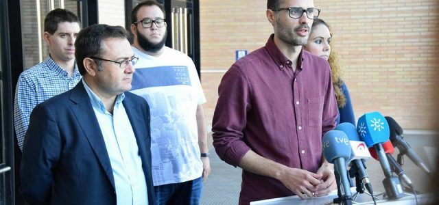 JSA presenta en la Universidad de Málaga su campaña ‘Sácale tarjeta roja a las reválidas’